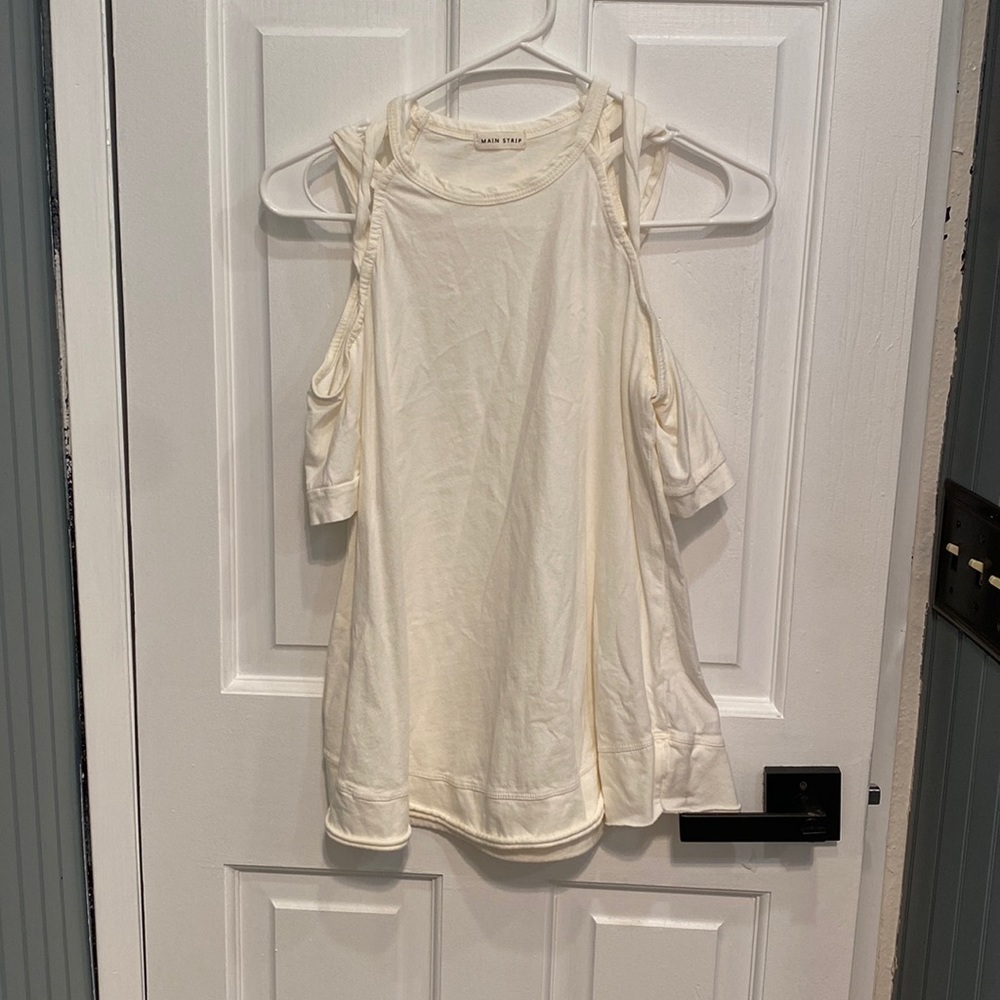 Off shoulder tshirt